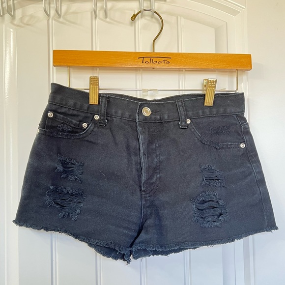Forever 21 Black Denim Shorts - Picture 3 of 3